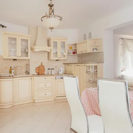 Zarabie Villa Myślenice