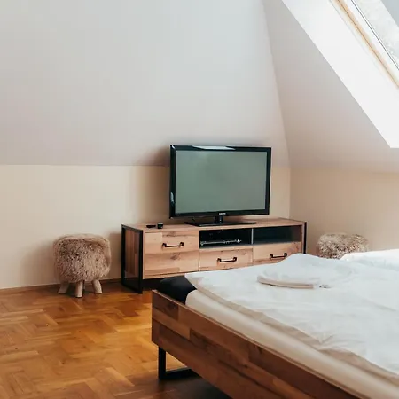 Zarabie Vila Myślenice